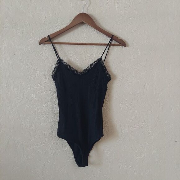 Black Ribbed Lace Trim Bodysuit (Estimated) Sz Small - Picture 1 of 6